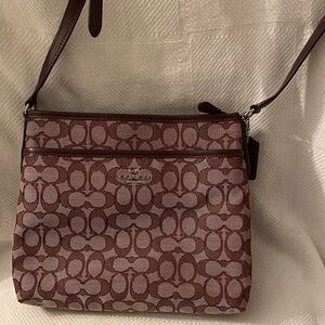 🦩Coach Crossbody Bag - plum burgundy and Tan🦩